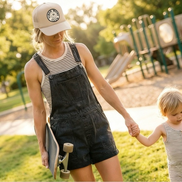 NWT Anthropologie Friday Feelin Tired Moms Club Trucker Hat - Picture 3 of 8